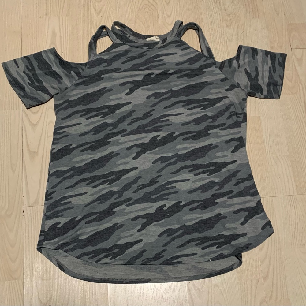 BiBi Gray Short Sleeve Cut Out Tee
